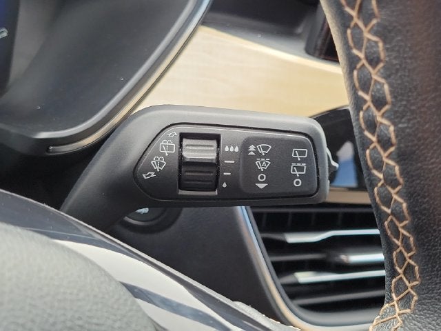 2022 Ford Escape Hybrid Titanium