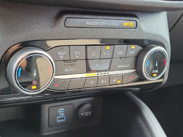 2022 Ford Escape Hybrid Titanium
