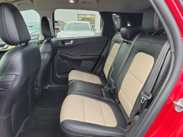 2022 Ford Escape Hybrid Titanium