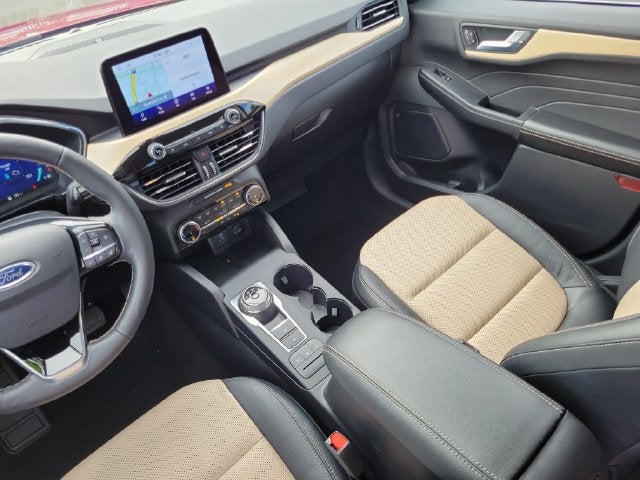 2022 Ford Escape Hybrid Titanium