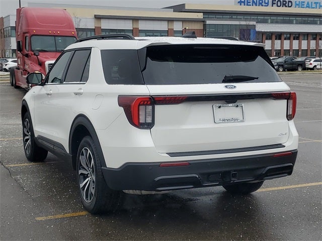 2025 Ford Explorer ST-Line