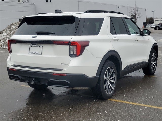 2025 Ford Explorer ST-Line