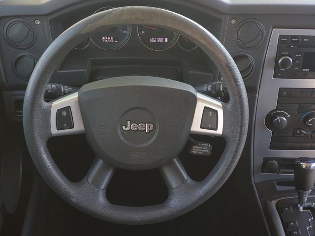 2008 Jeep Commander Sport