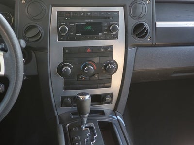 2008 Jeep Commander Sport