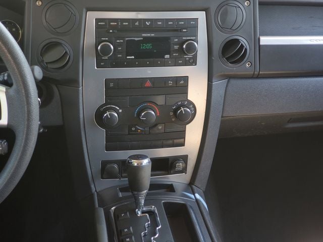 2008 Jeep Commander Sport