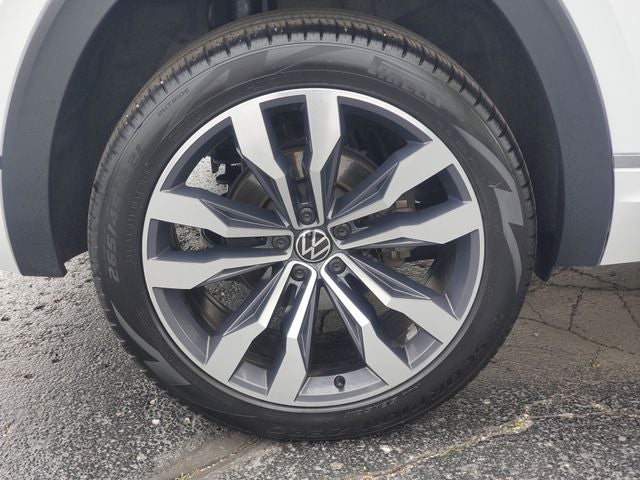 2022 Volkswagen Atlas Cross Sport 3.6L V6 SEL Premium R-Line