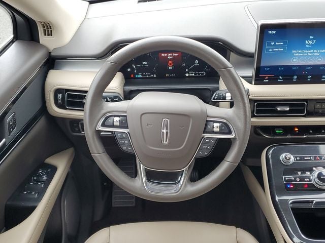 2023 Lincoln Nautilus Standard
