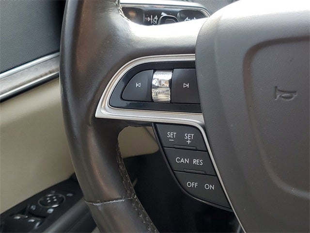 2019 Lincoln Nautilus Select