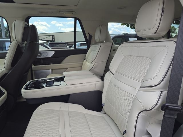 2024 Lincoln Navigator Black Label