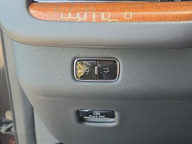 2025 Lincoln Navigator Black Label