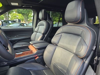 2025 Lincoln Navigator Black Label