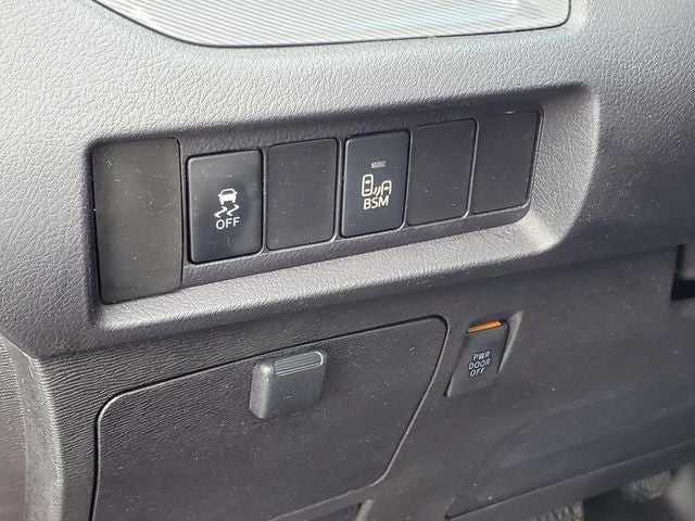 2015 Toyota Sienna SE 8 Passenger