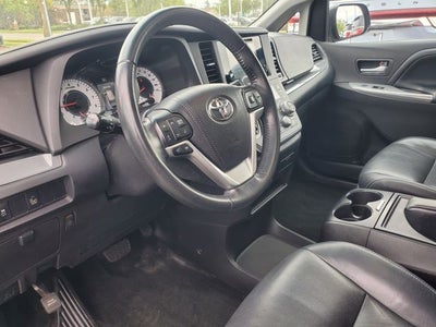 2015 Toyota Sienna SE 8 Passenger