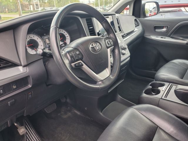 2015 Toyota Sienna SE 8 Passenger