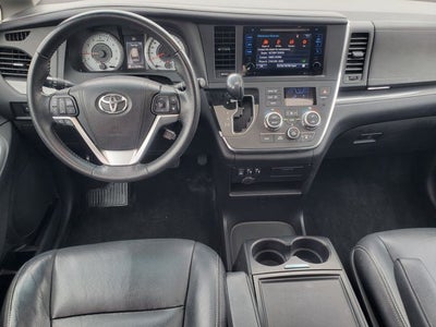 2015 Toyota Sienna SE 8 Passenger