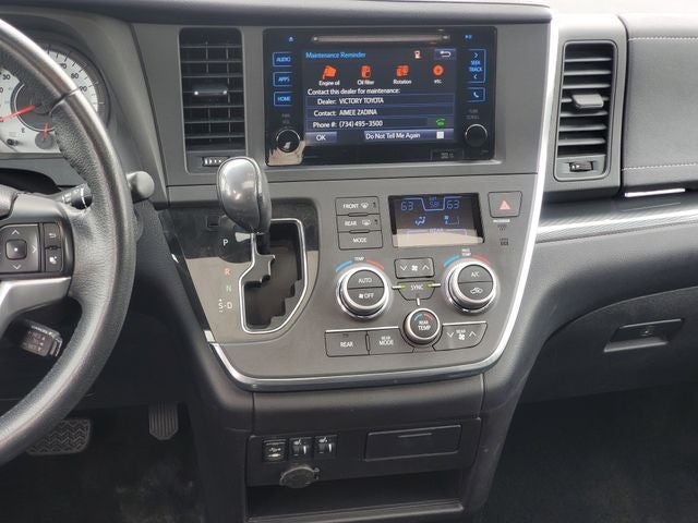 2015 Toyota Sienna SE 8 Passenger
