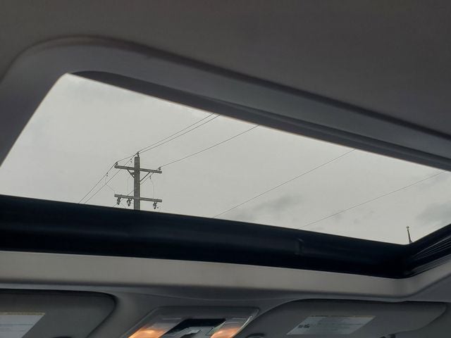 2015 Toyota Sienna SE 8 Passenger