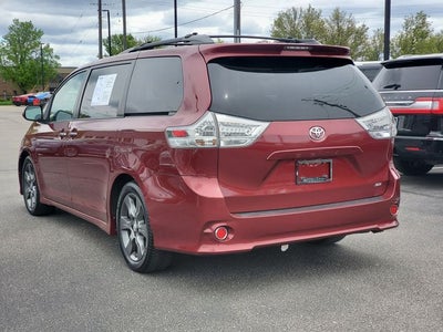 2015 Toyota Sienna SE 8 Passenger