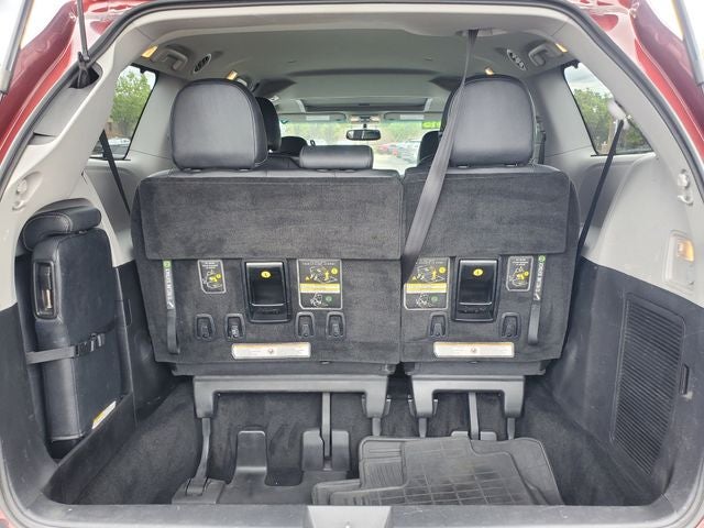 2015 Toyota Sienna SE 8 Passenger