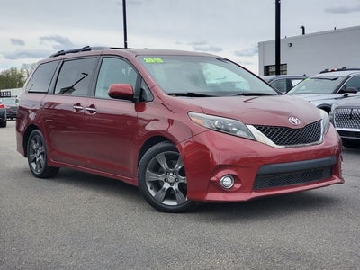 2015 Toyota Sienna SE 8 Passenger