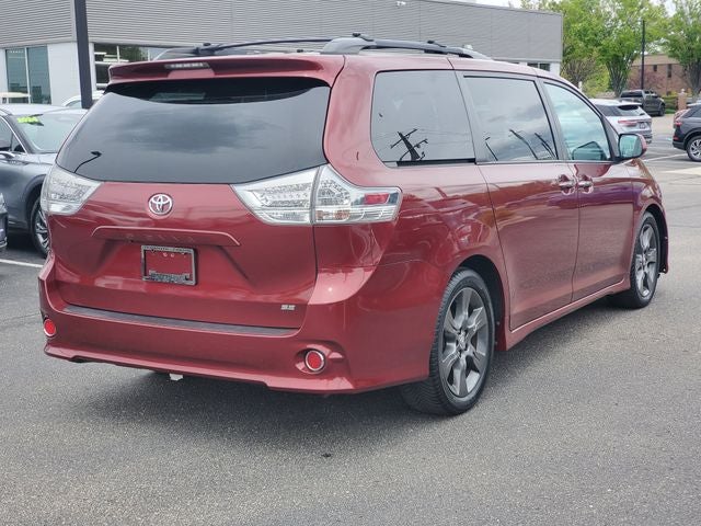2015 Toyota Sienna SE 8 Passenger