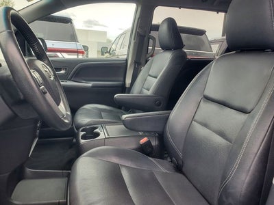 2015 Toyota Sienna SE 8 Passenger