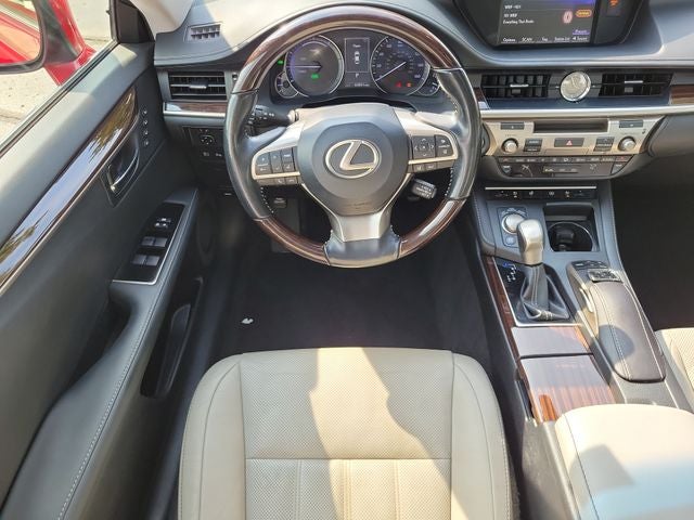 2017 Lexus ES 300h