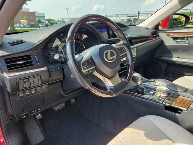 2017 Lexus ES 300h