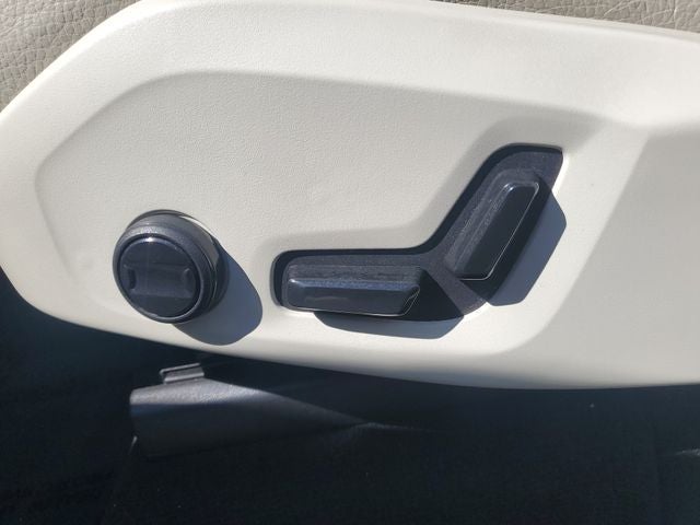 2023 Volvo XC90 B6 Plus 6-Seater