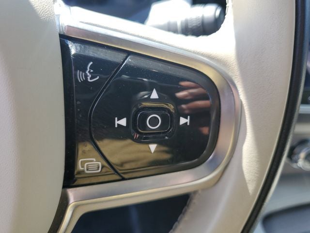 2023 Volvo XC90 B6 Plus 6-Seater