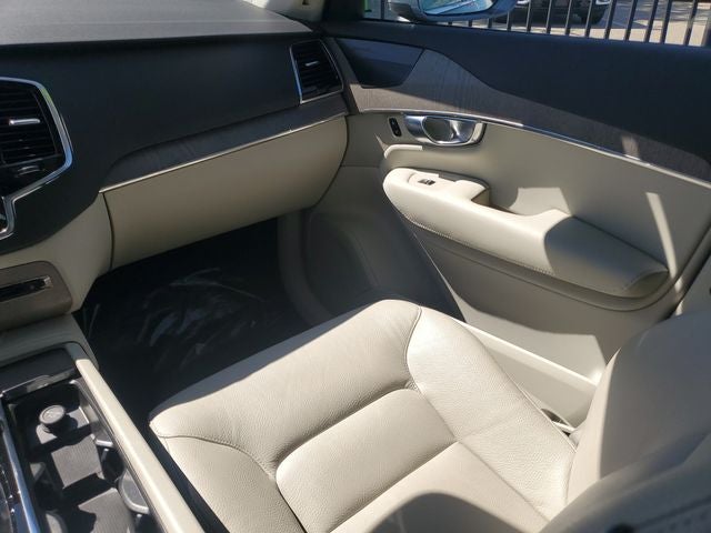 2023 Volvo XC90 B6 Plus 6-Seater