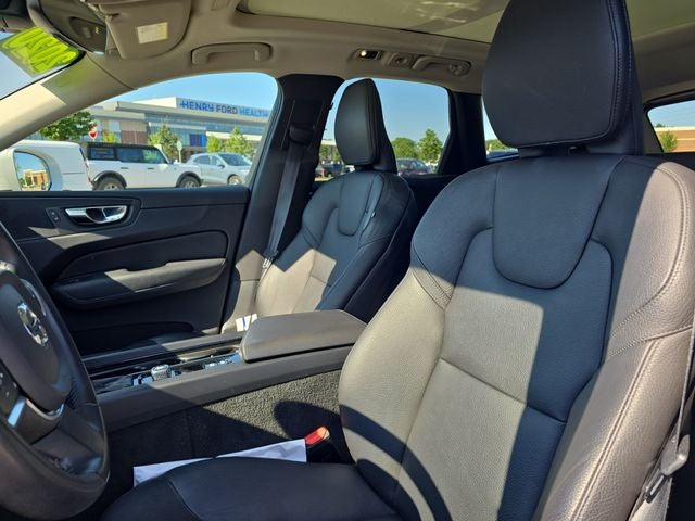 2020 Volvo XC60 T6 Momentum