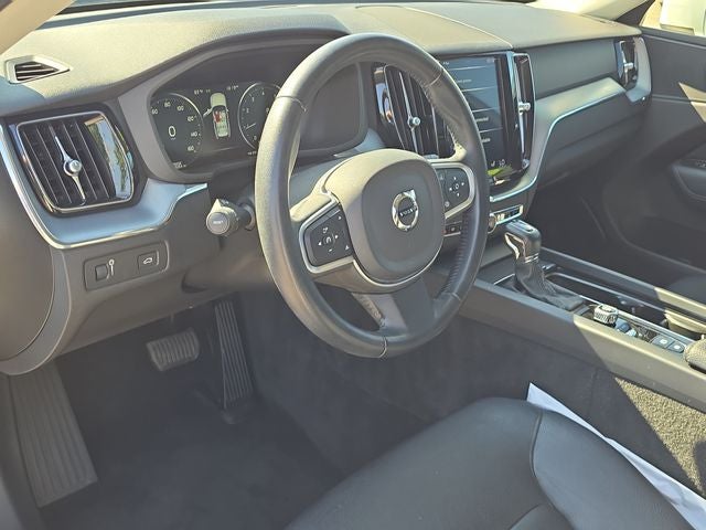 2020 Volvo XC60 T6 Momentum