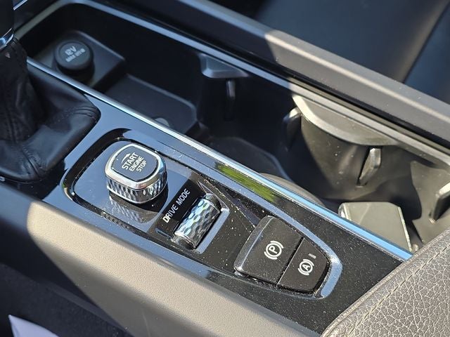 2020 Volvo XC60 T6 Momentum