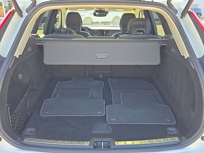 2020 Volvo XC60 T6 Momentum