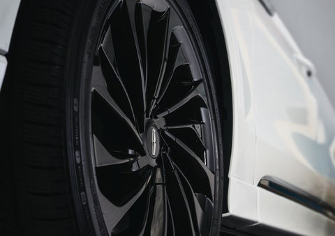 The wheel of the available Jet Appearance package is shown | Hines Park Lincoln in Plymouth MI