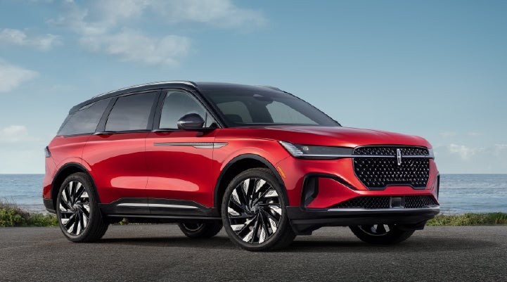 A 2025 Lincoln Nautilus® Reserve model is shown with the stylish available Jet Appearance Package. | Hines Park Lincoln in Plymouth MI