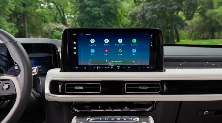 The center touchscreen inside a 2027 Lincoln Aviator® Black Label™ SUV | Hines Park Lincoln in Plymouth MI